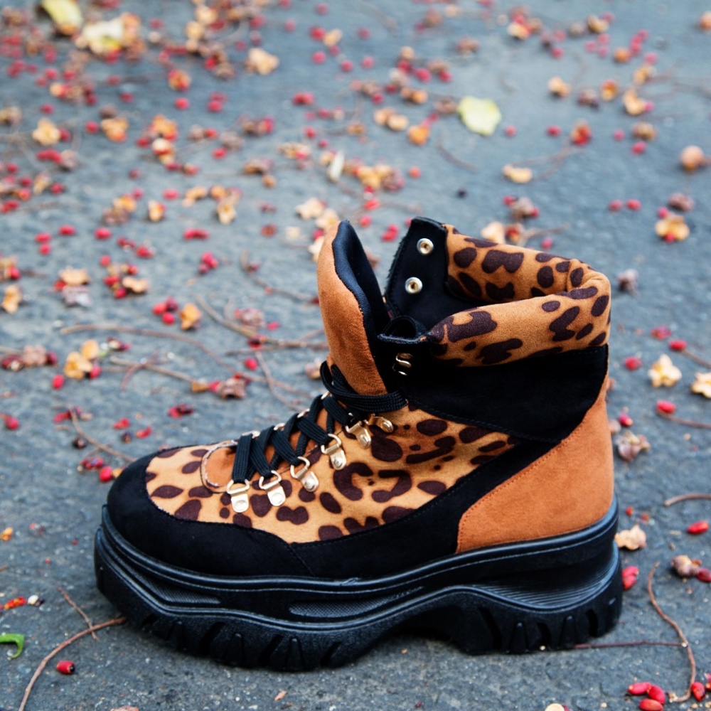 NEW🔥Leopard Lace Up Platform Heel Sneaker Booties - Picture 3 of 6